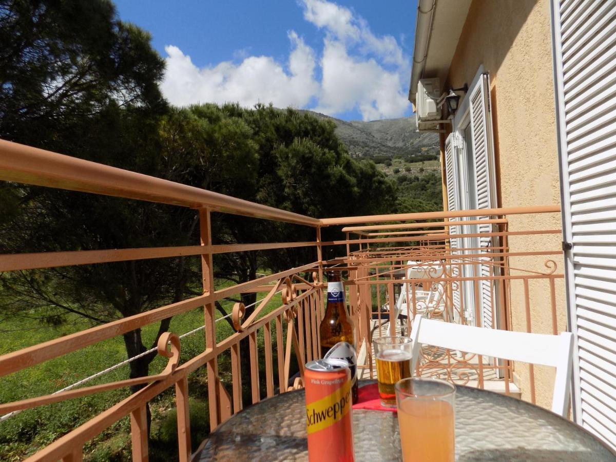Afrodite Spacious Apartments! Agia Efimia Exteriér fotografie